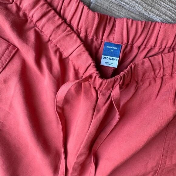 Old Navy High-Rise Utility Shorts – Coral Red, Size M - Picture 3 of 3